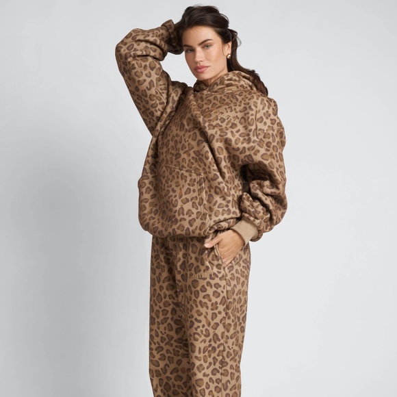 Minimalist Hoodie - Picture 7 of 9